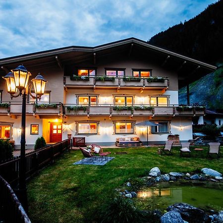 Pinetree Lodge Майрхофен Экстерьер фото