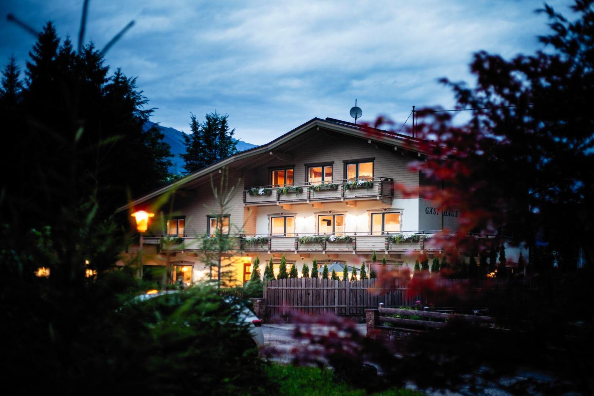 Pinetree Lodge Майрхофен Экстерьер фото