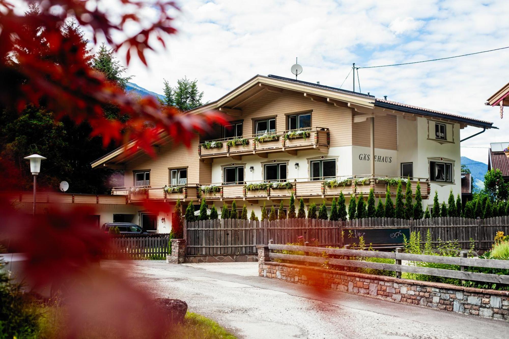 Pinetree Lodge Майрхофен Экстерьер фото
